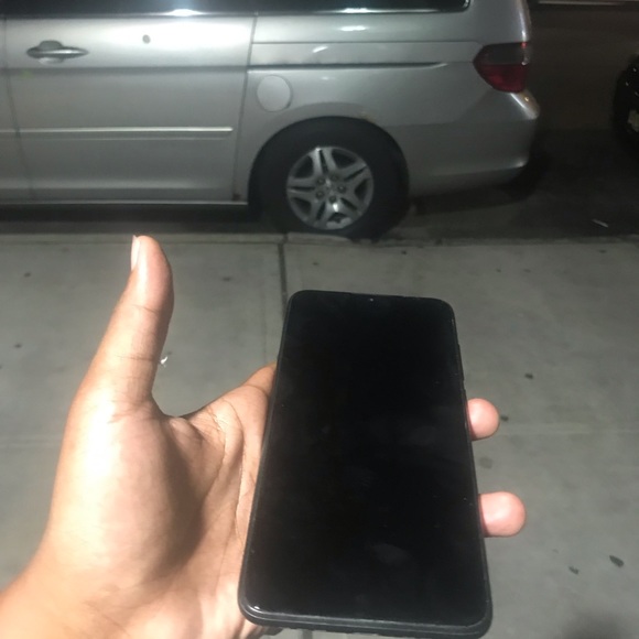 I’m currently trying to sell this unlocked brand new android phone. - Picture 3 of 4